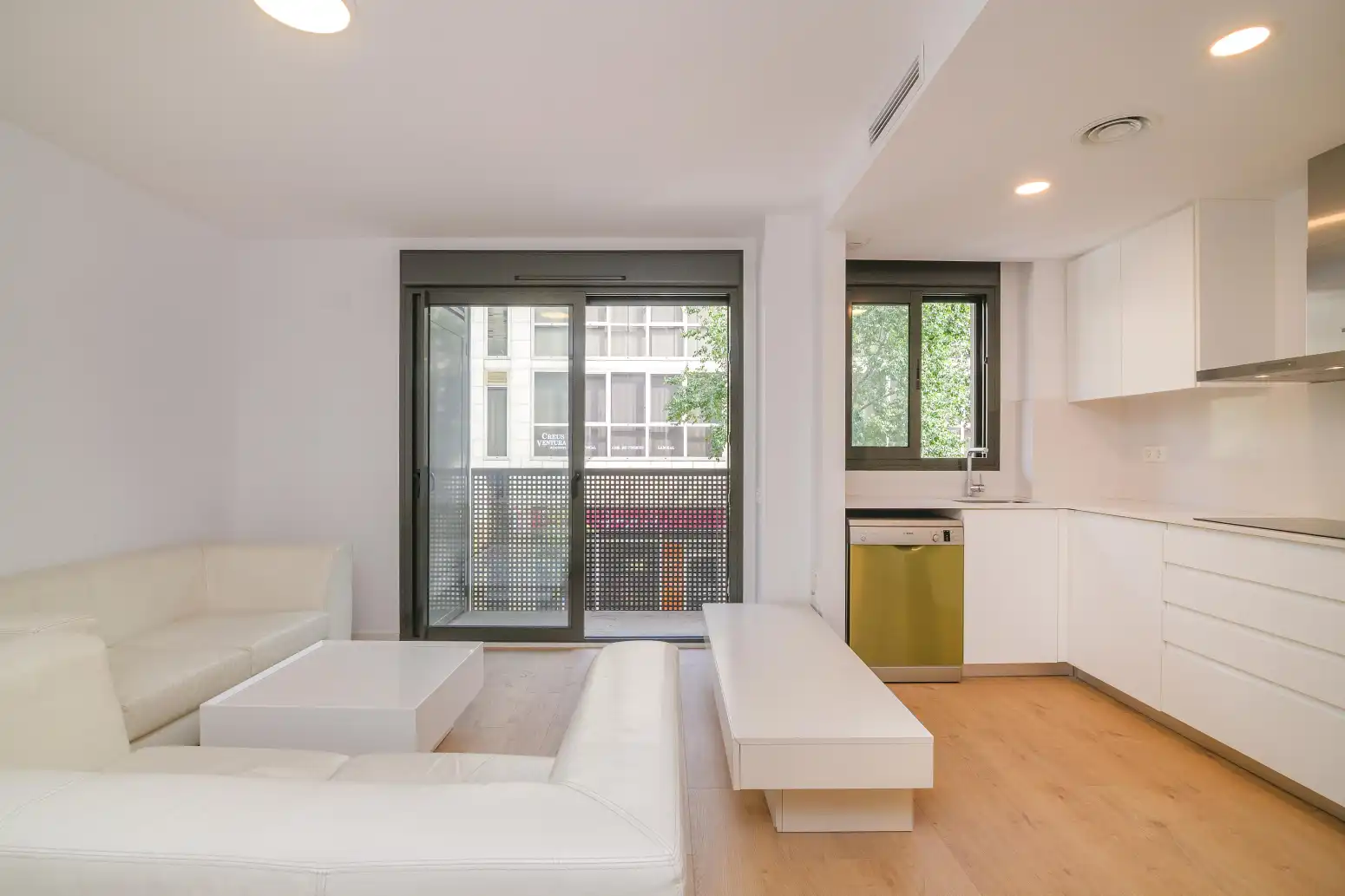 Living room of Flat for sale in Sant Boi de Llobregat  with Air Conditioner, Heating and Balcony