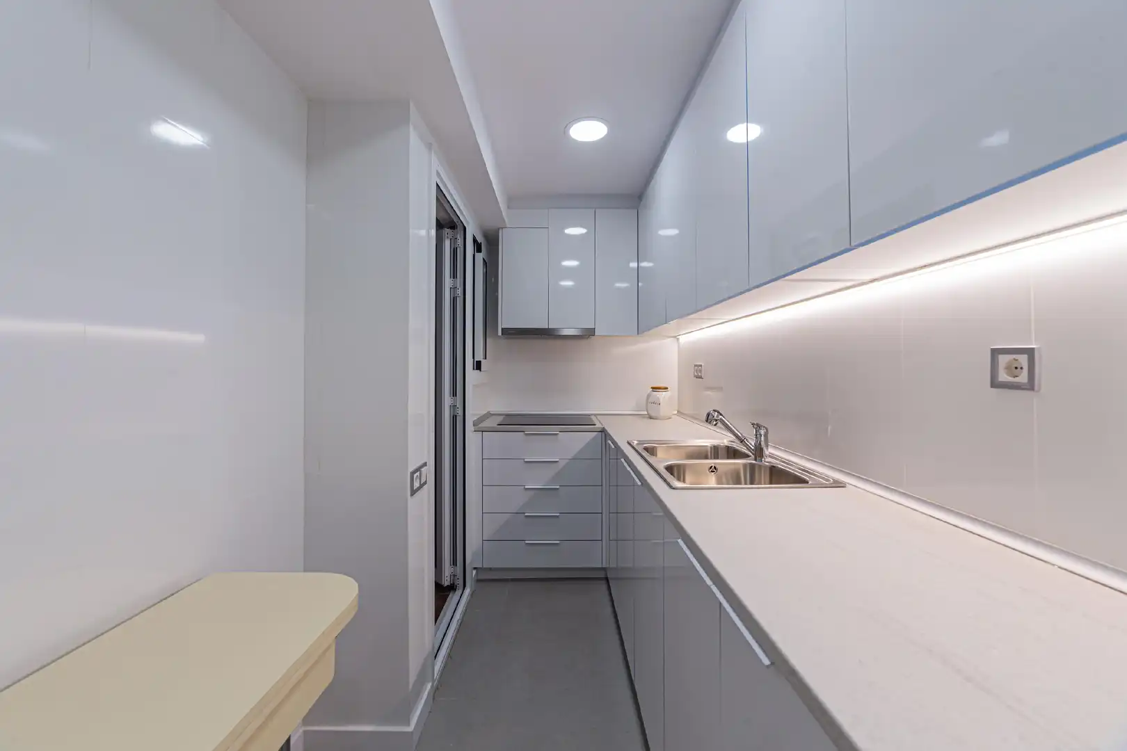 Cocina de Apartamento en venta en Barcelona con Calefacción y Parquet