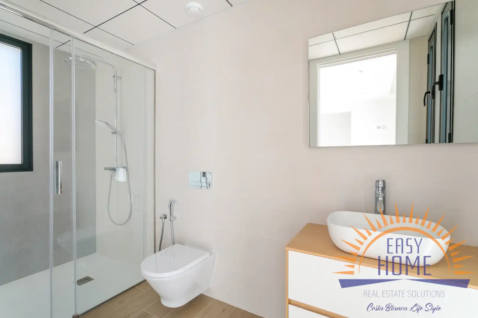 Bathroom of Houses for sale in Monforte del Cid  with Air Conditioner, Heating and Private garden