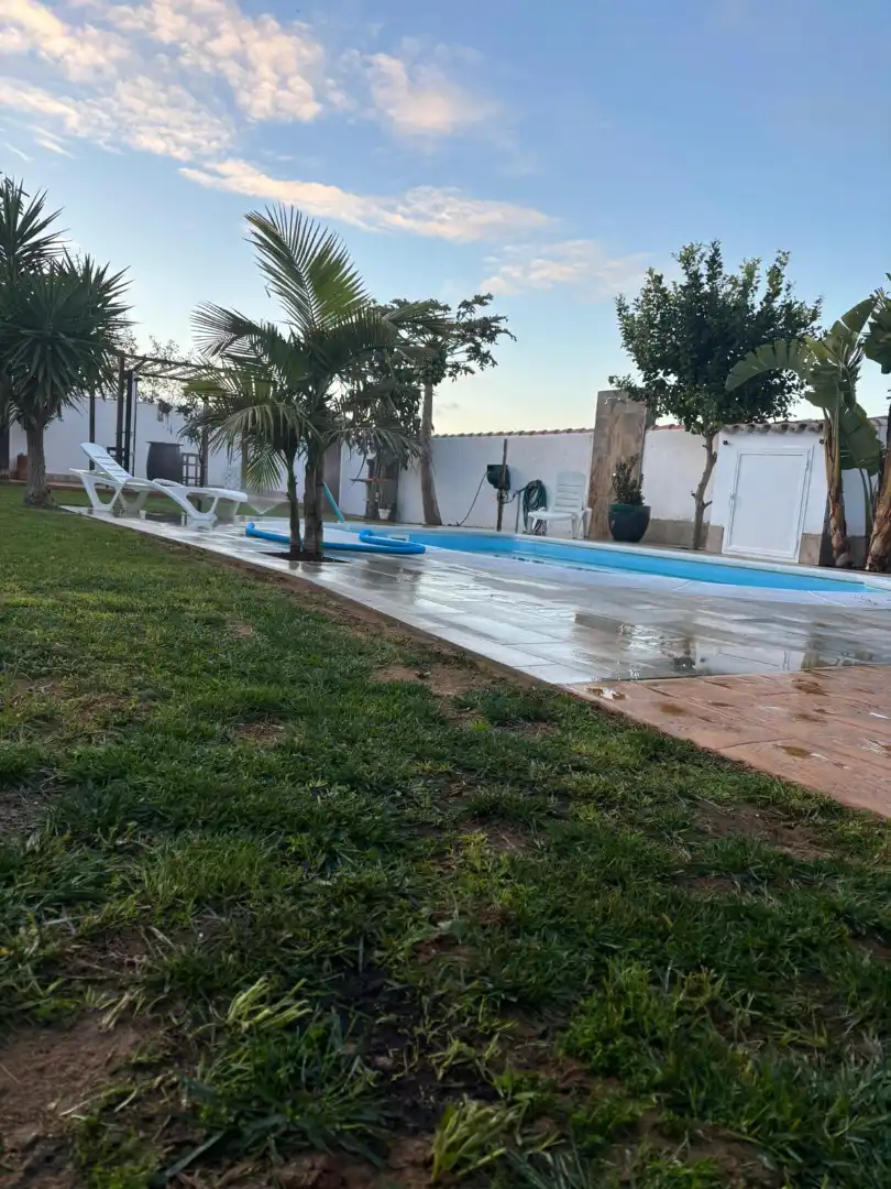 Piscina de Casa o xalet de lloguer en Chiclana de la Frontera amb Aire condicionat, Jardí privat i Terrassa