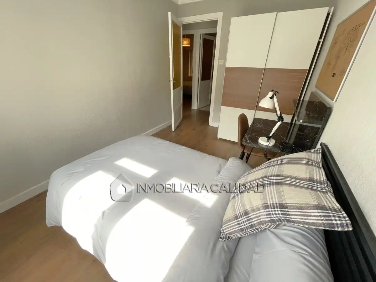 Bedroom of Flat for rent in Burgos  with Heating and Furnished