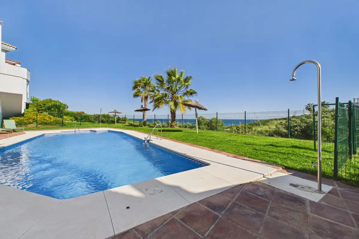 Ground floor with pool for sale in La Alcaidesa, imagen 23