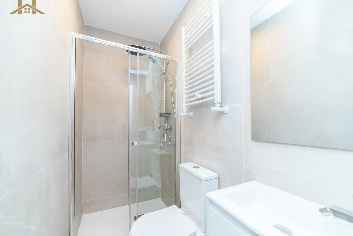 Bathroom of Flat for sale in Pozuelo de Alarcón  with Air Conditioner and Heating