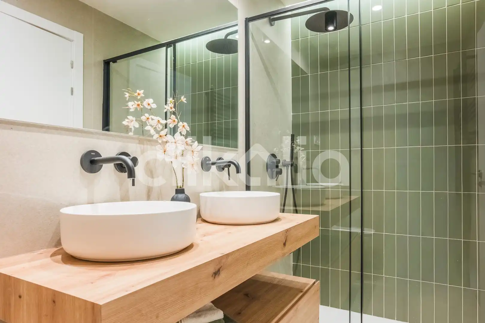 Baño de Piso en venta en Sevilla con Aire acondicionado