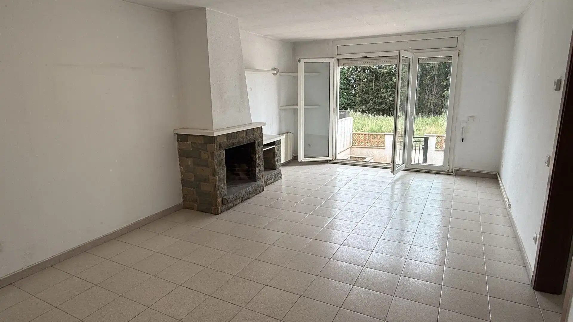 Sala de estar de Casa adosada en venta en Moià con Calefacción, Jardín privado y Terraza