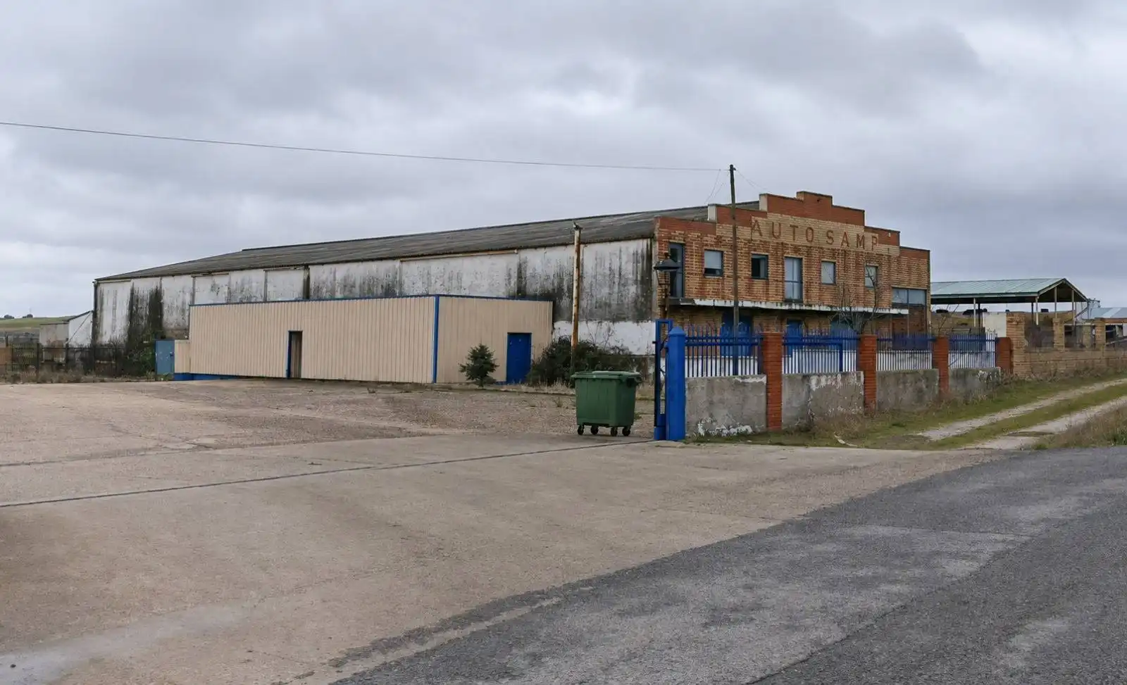 Exterior view of Industrial buildings for sale in Aldeatejada