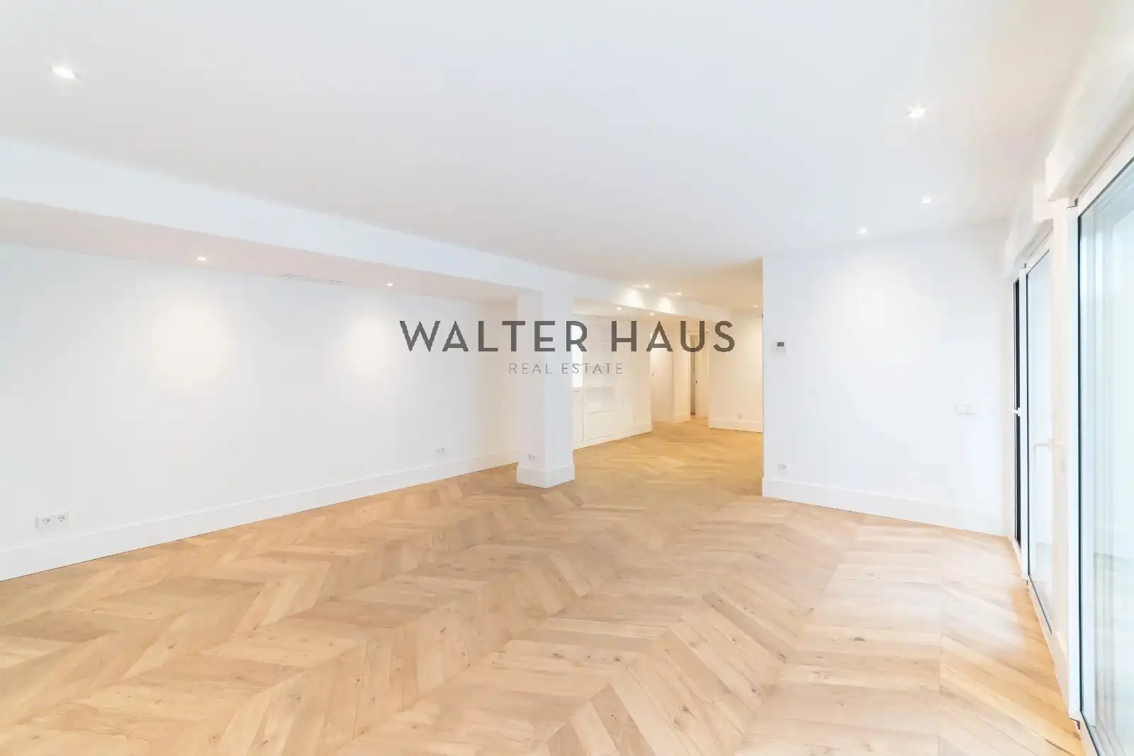 Flat with terrace for sale in Calle de Casado del Alisal, imagen 3