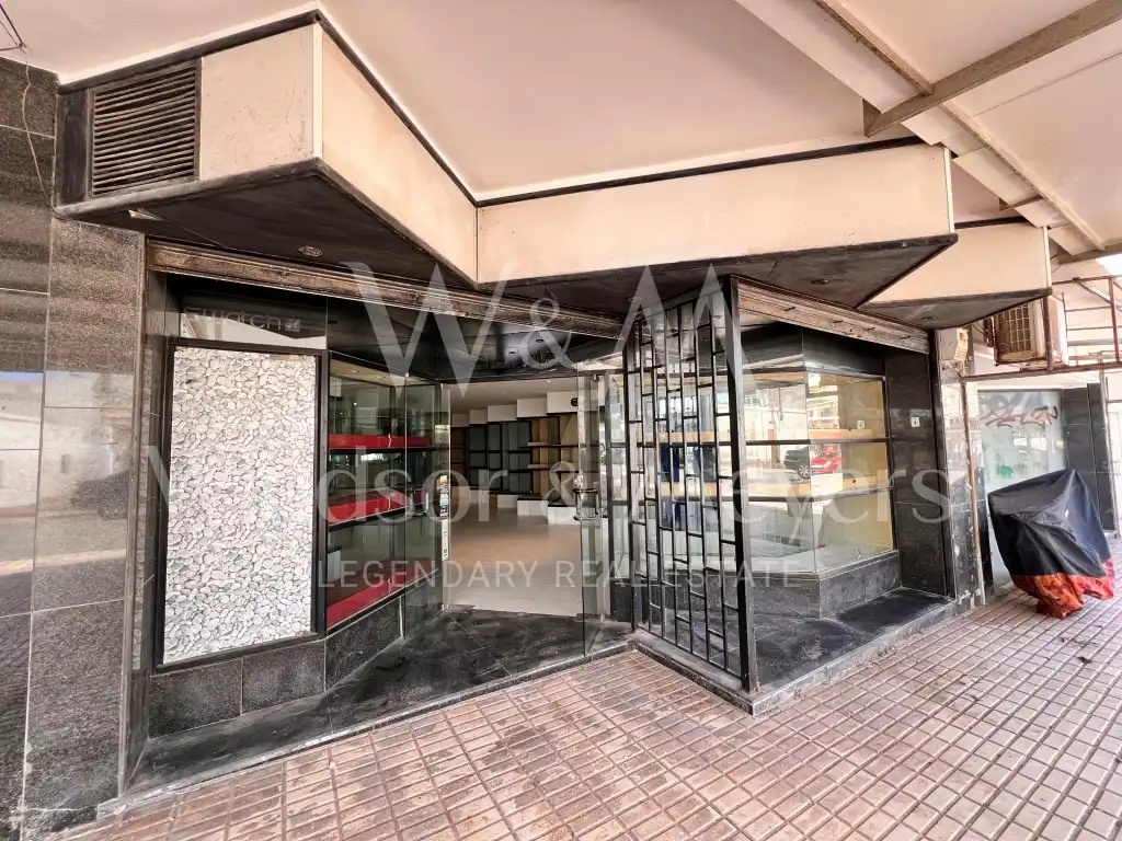 Vista exterior de Local en venta en Santa Eulària des Riu con Aire acondicionado