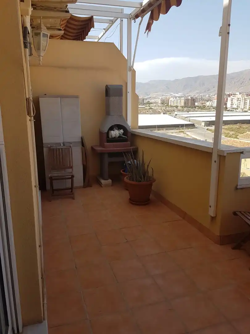 Habitación de Ático de alquiler en Roquetas de Mar con Aire acondicionado, Calefacción y Terraza