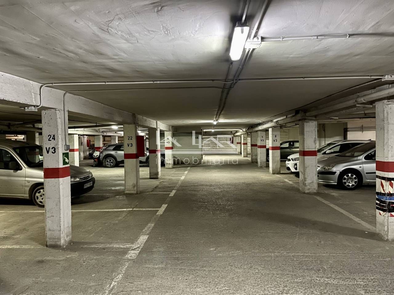Parking of Garage for sale in Vic