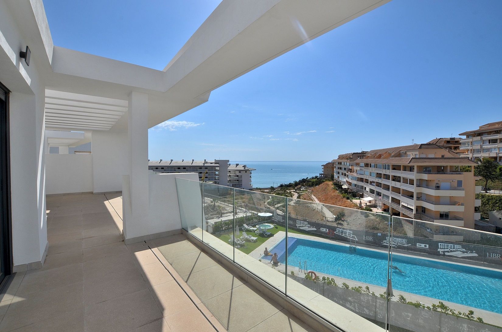 Swimming pool of Attic for sale in Fuengirola  with Air Conditioner, Terrace and Storage room