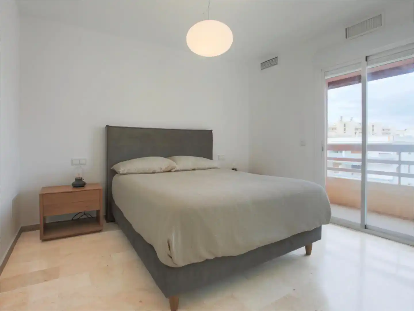 Bedroom of Flat for rent in Marbella Centro