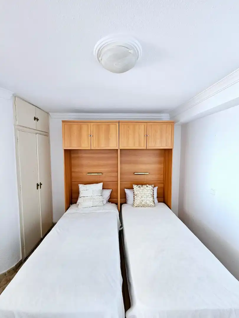 Dormitori de Apartament en venda en Fuengirola amb Terrassa