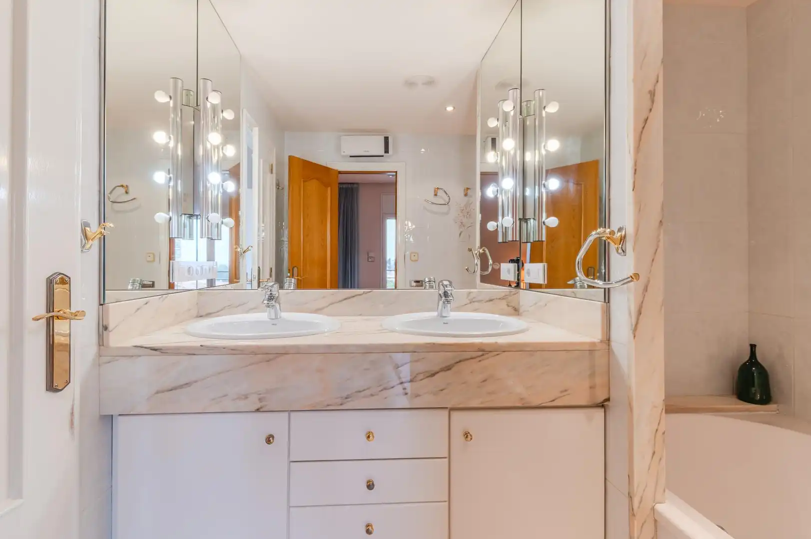 Detached house with terrace for sale in Carrer de Sant Llorenç, imagen 14