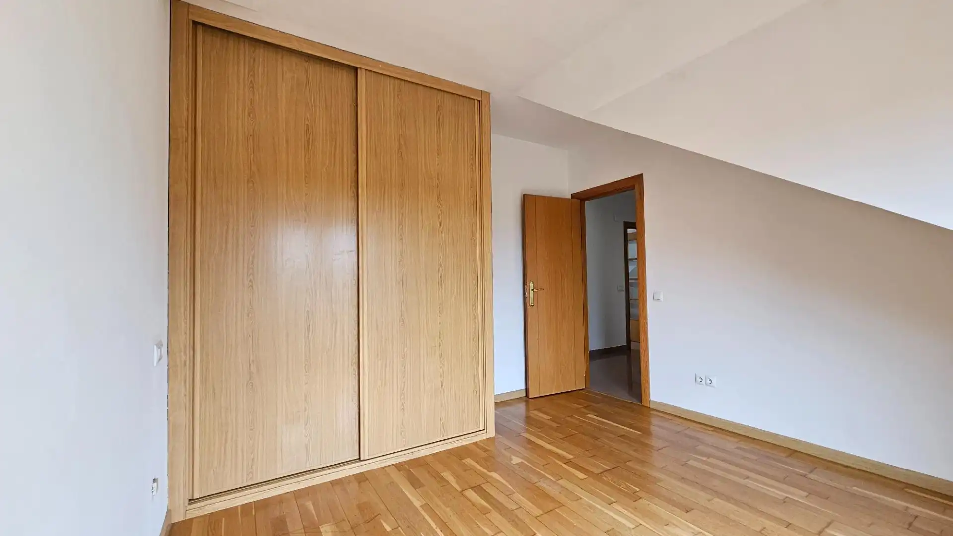 Habitación de Ático en venta en Ares con Jardín privado, Terraza y Piscina comunitaria