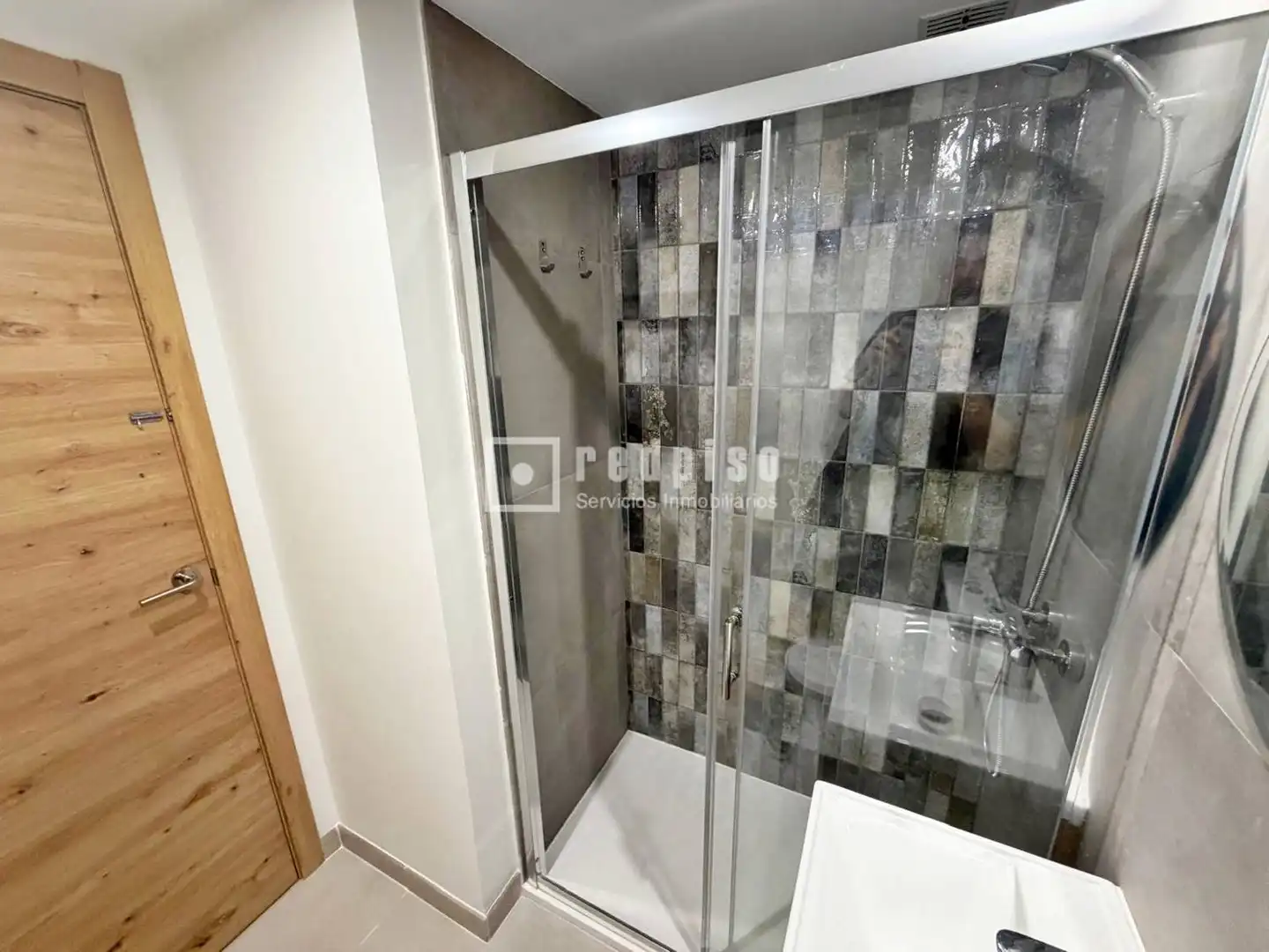 Bathroom of Houses for sale in Chiloeches  with Heating, Terrace and Furnished