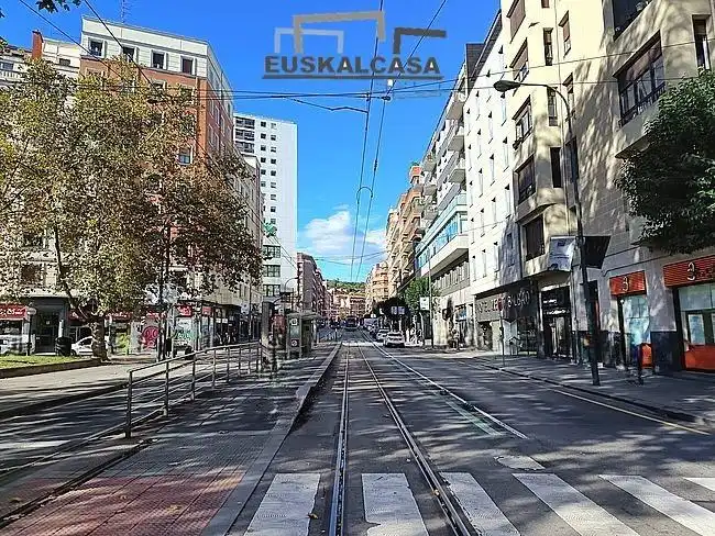 Außenansicht von Wohnung zum Verkauf in Bilbao  mit Terrasse