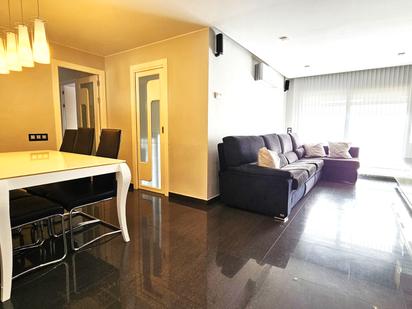 Sala d'estar de Pis en venda en Terrassa amb Aire condicionat, Calefacció i Forn