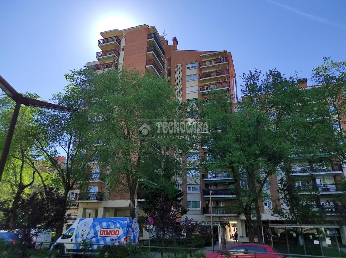 Vista exterior de Piso en venta en Guadalajara Capital con Aire acondicionado, Parquet y Terraza