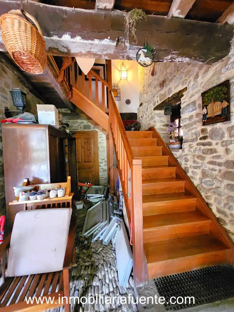 Casa o chalet en venta en Zalla  con Jardín privado, Trastero y Amueblado