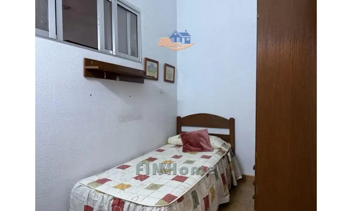 Habitación de Piso de alquiler en Sevilla con Aire acondicionado, Calefacción y Trastero