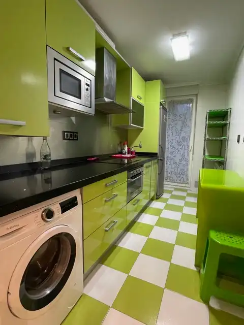 Cocina de Piso de alquiler en Santa Cruz de Bezana con Calefacción, Amueblado y Horno