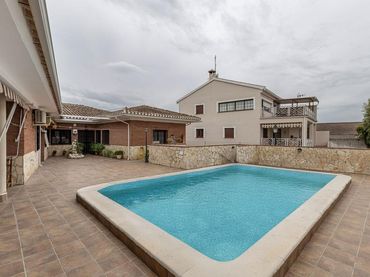 Xalet amb piscina en venda a Santa Fe