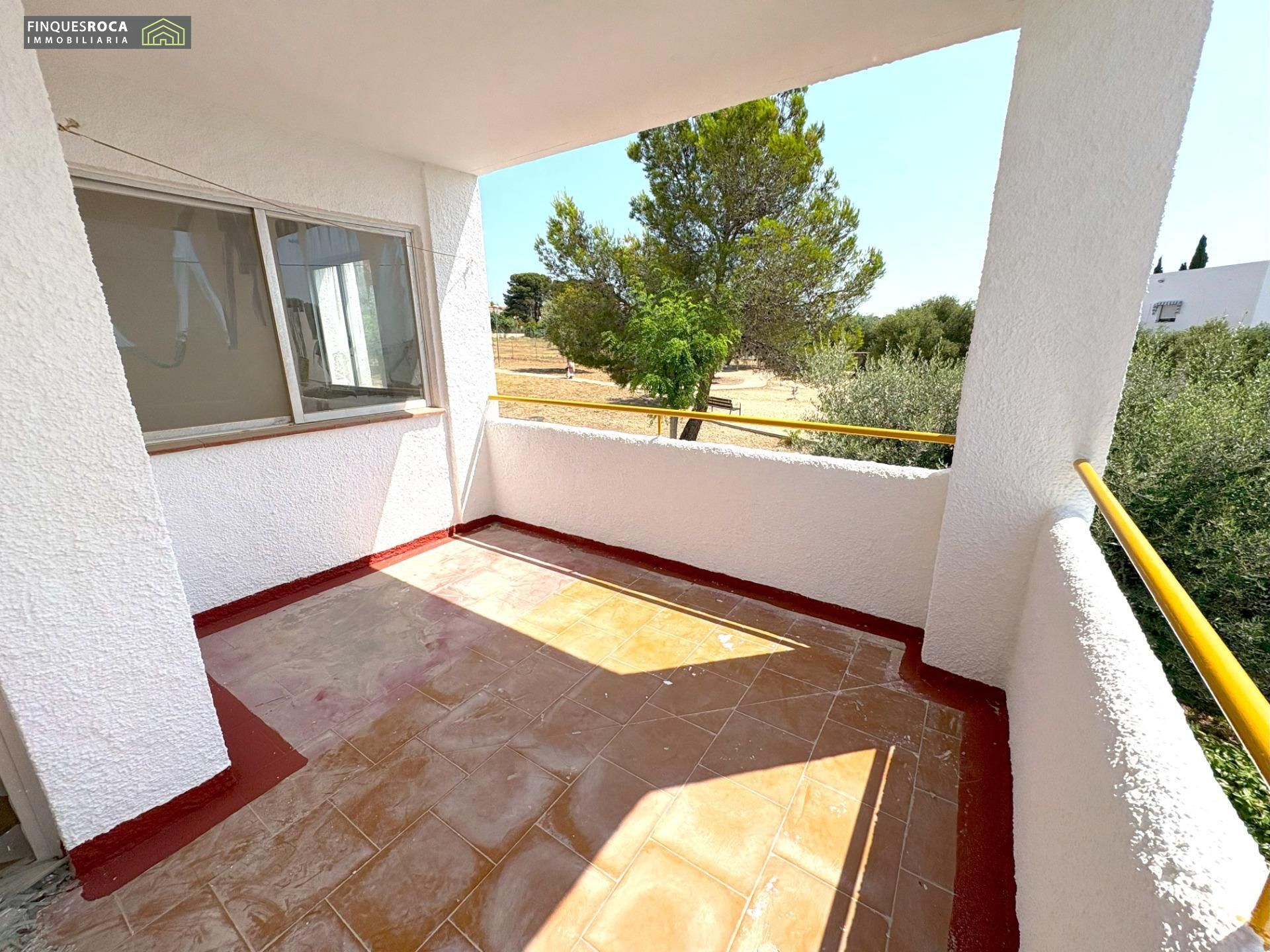 Jardí de Apartament en venda en Alcanar amb Jardí privat, Terrassa i Alarma