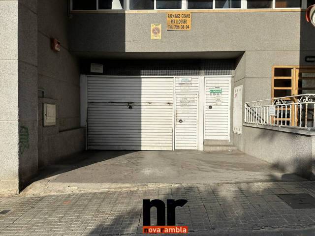Garaje en Alquiler en Joan Miró en Centre