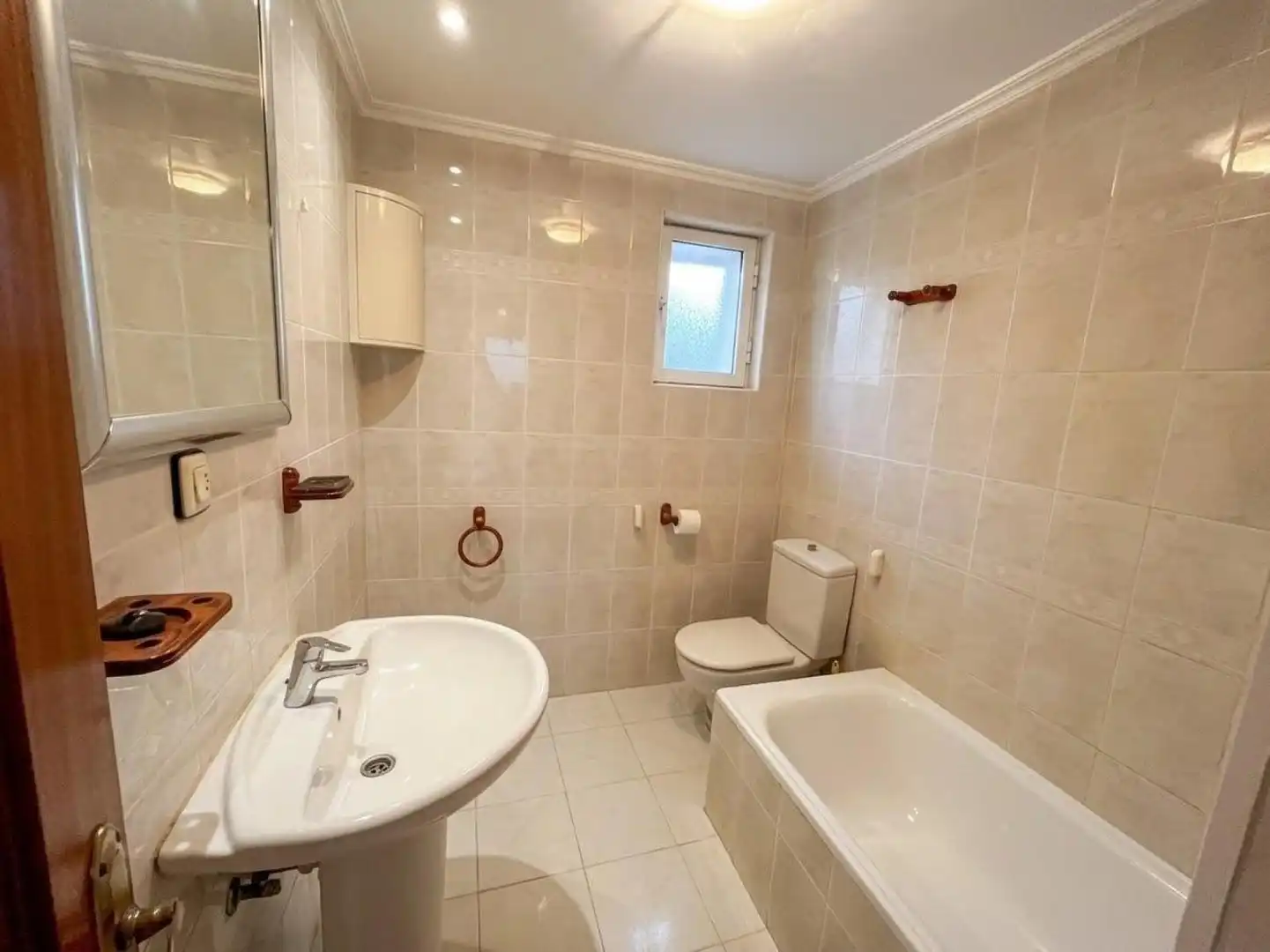 Badezimmer von Wohnung zum Verkauf in Aliaga