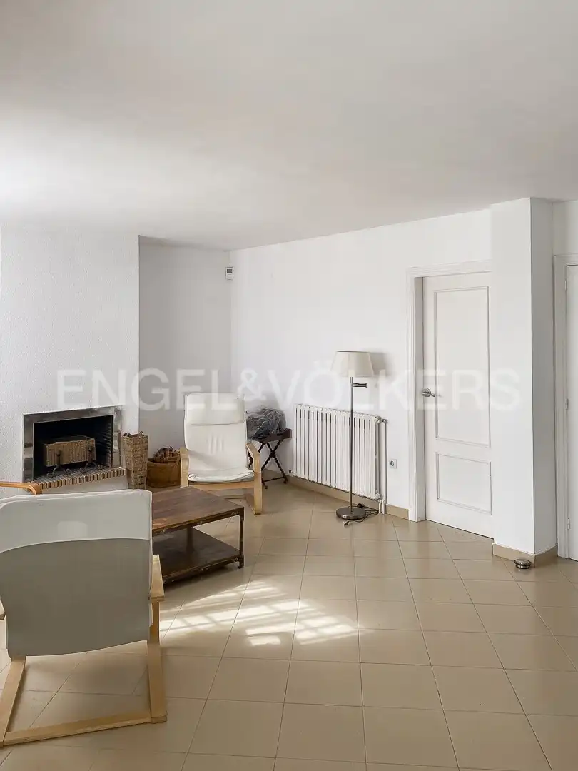 Sala de estar de Casa adosada de alquiler en Sitges con Calefacción, Jardín privado y Terraza