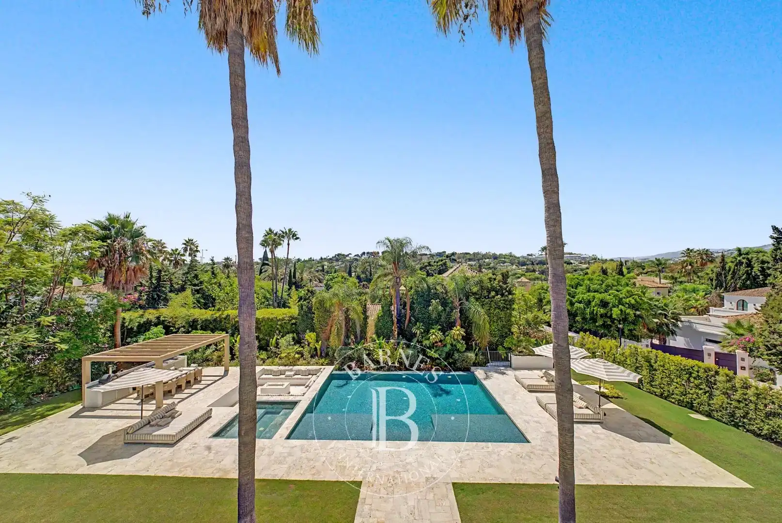 Garden of Houses for sale in Marbella  with Air Conditioner, Heating and Swimming Pool
