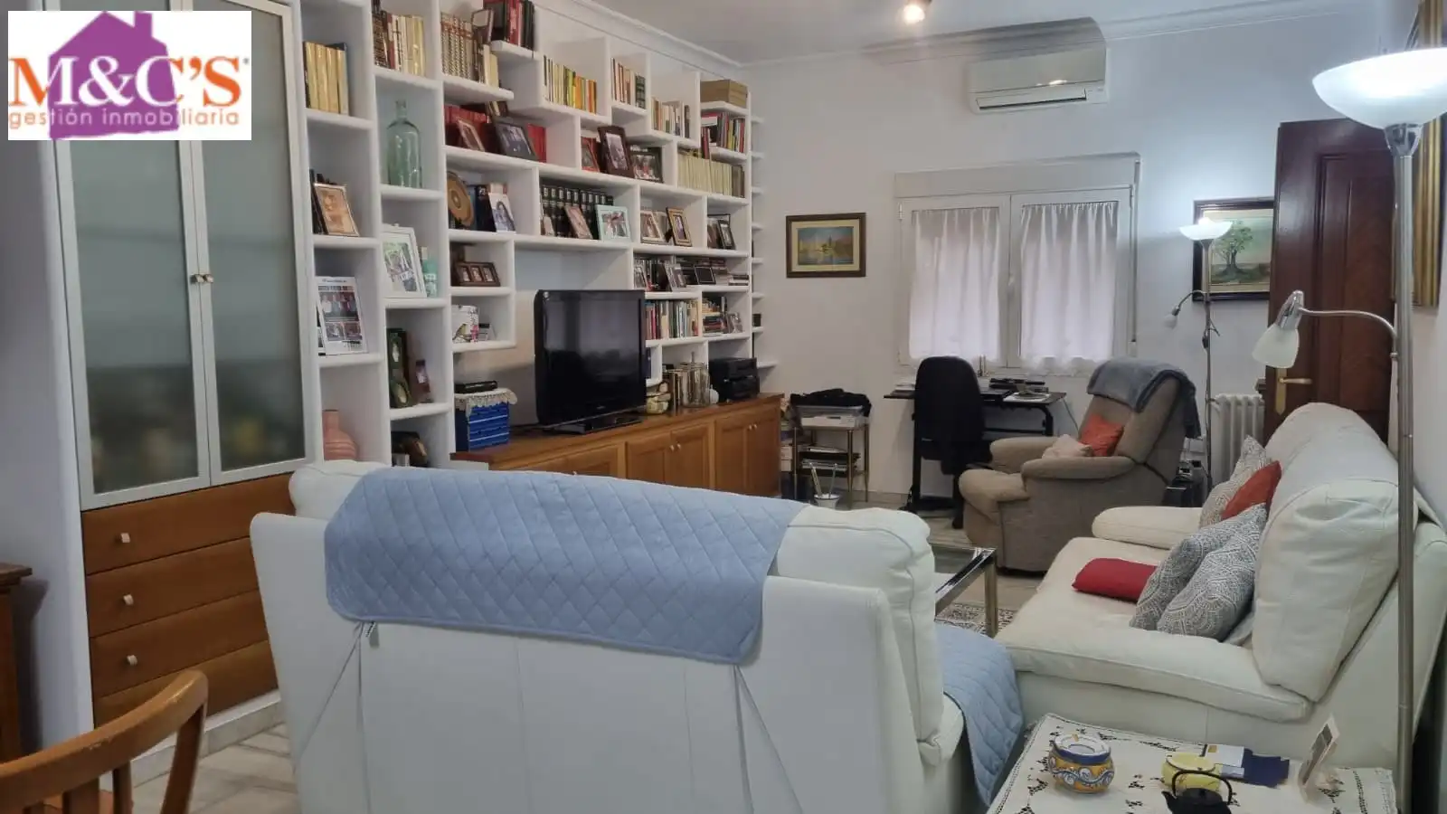 Sala d'estar de Casa o xalet en venda en Puertollano amb Aire condicionat, Calefacció i Jardí privat