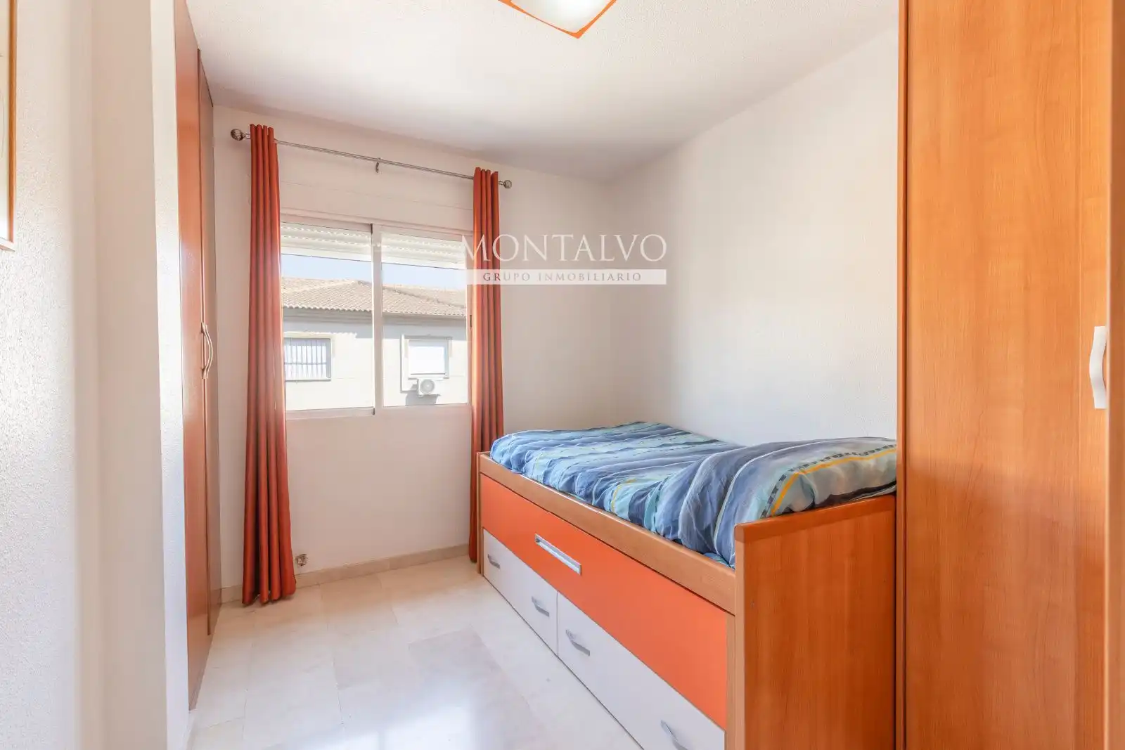 Habitación de Casa adosada en venta en Atarfe