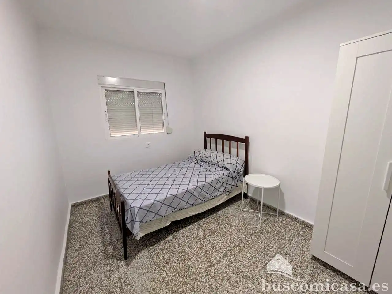 Habitación de Piso para compartir en Linares con Aire acondicionado y Amueblado