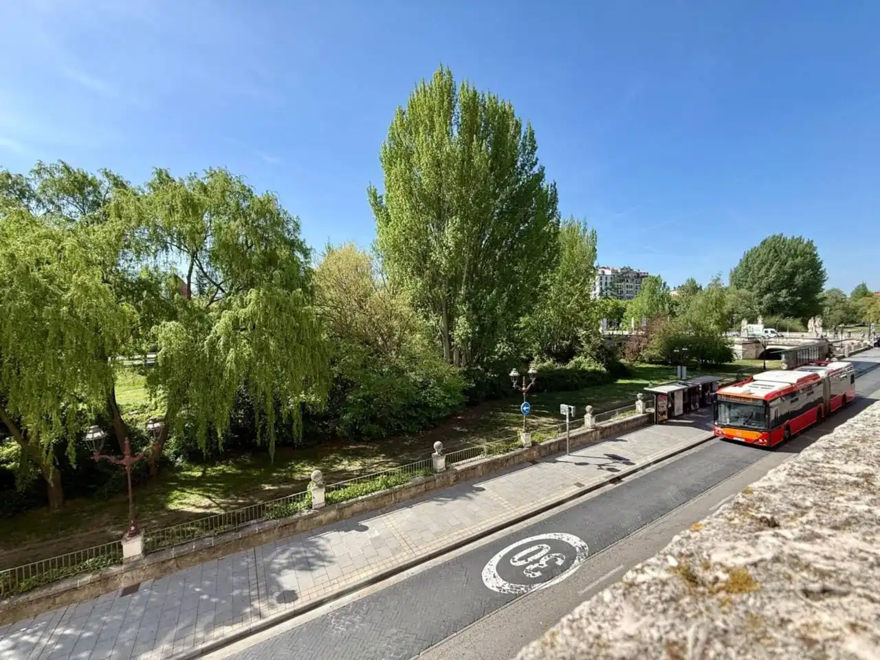 Vista exterior de Piso en venta en Burgos con Calefacción, Parquet y Terraza