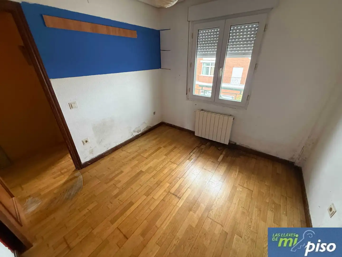 Dormitori de Casa adosada en venda en Cigales amb Calefacció, Jardí privat i Parquet
