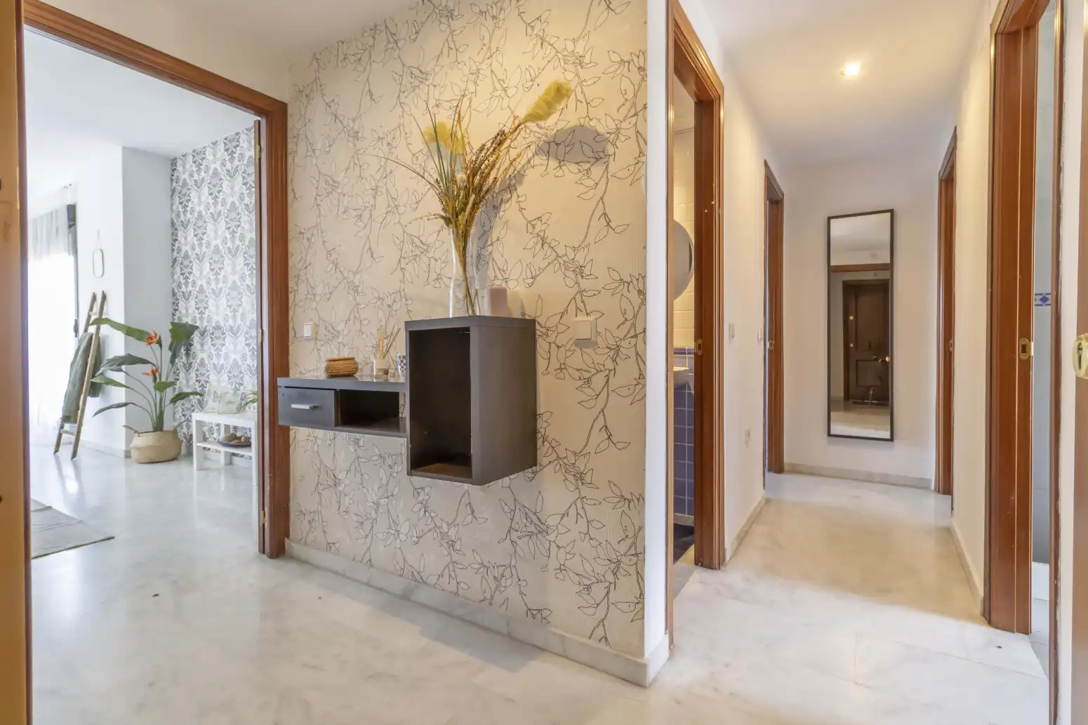 Wohnung zum Verkauf in Mairena del Aljarafe mit Klimaanlage, Privatgarten und Terrasse