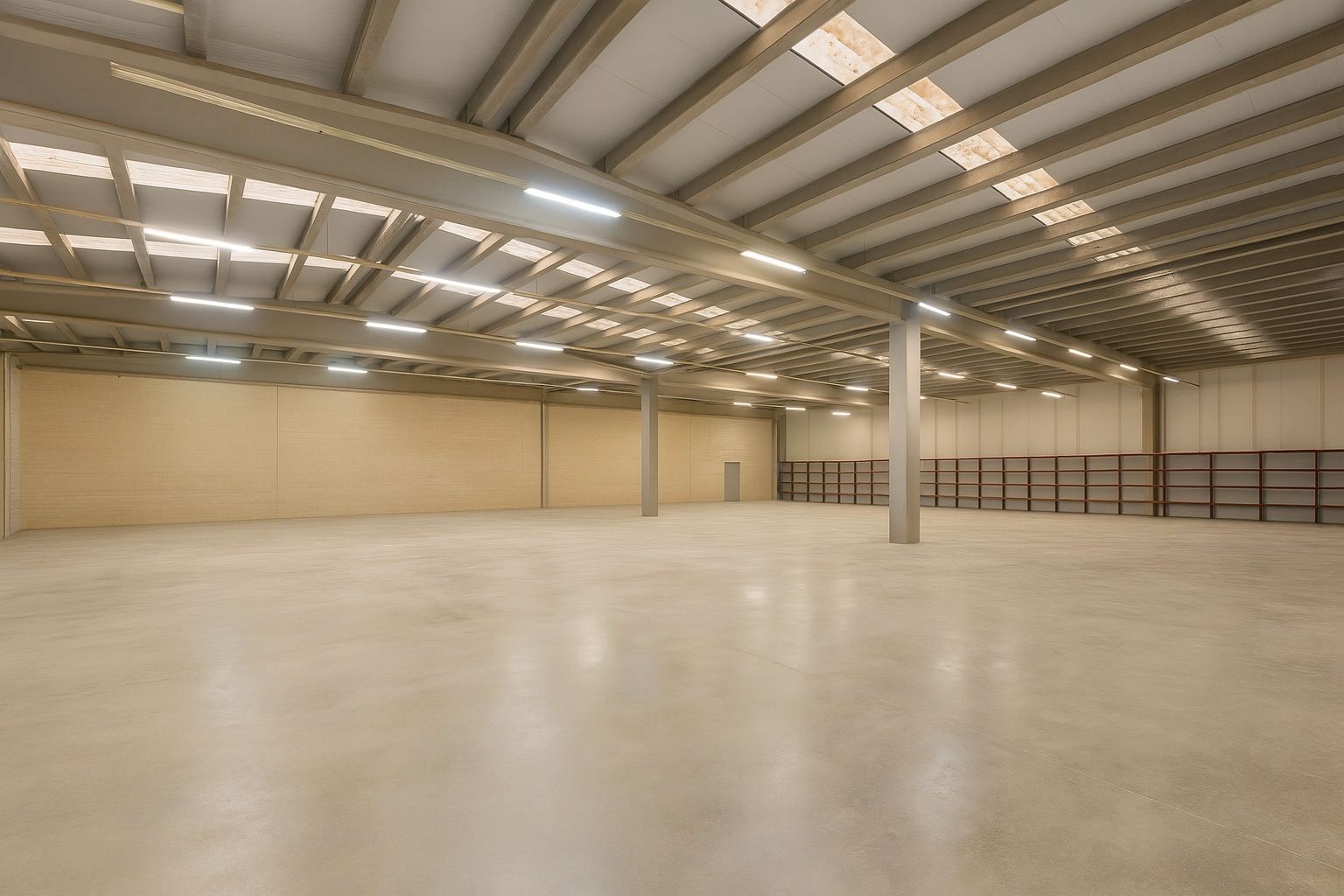 Nau industrial en venda en Girona Capital amb Calefacció i Alarma