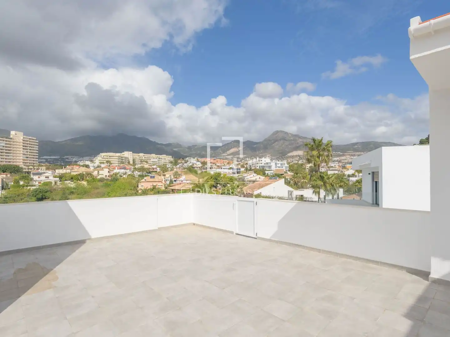 Terrassa de Casa o xalet en venda en Benalmádena amb Aire condicionat, Calefacció i Jardí privat