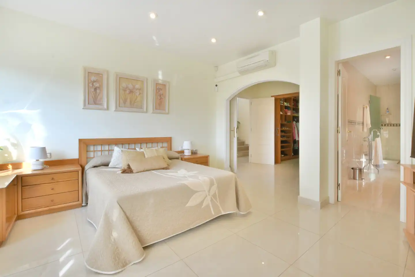 Habitación de Casa o chalet en venta en Sant Fost de Campsentelles con Aire acondicionado, Calefacción y Jardín privado