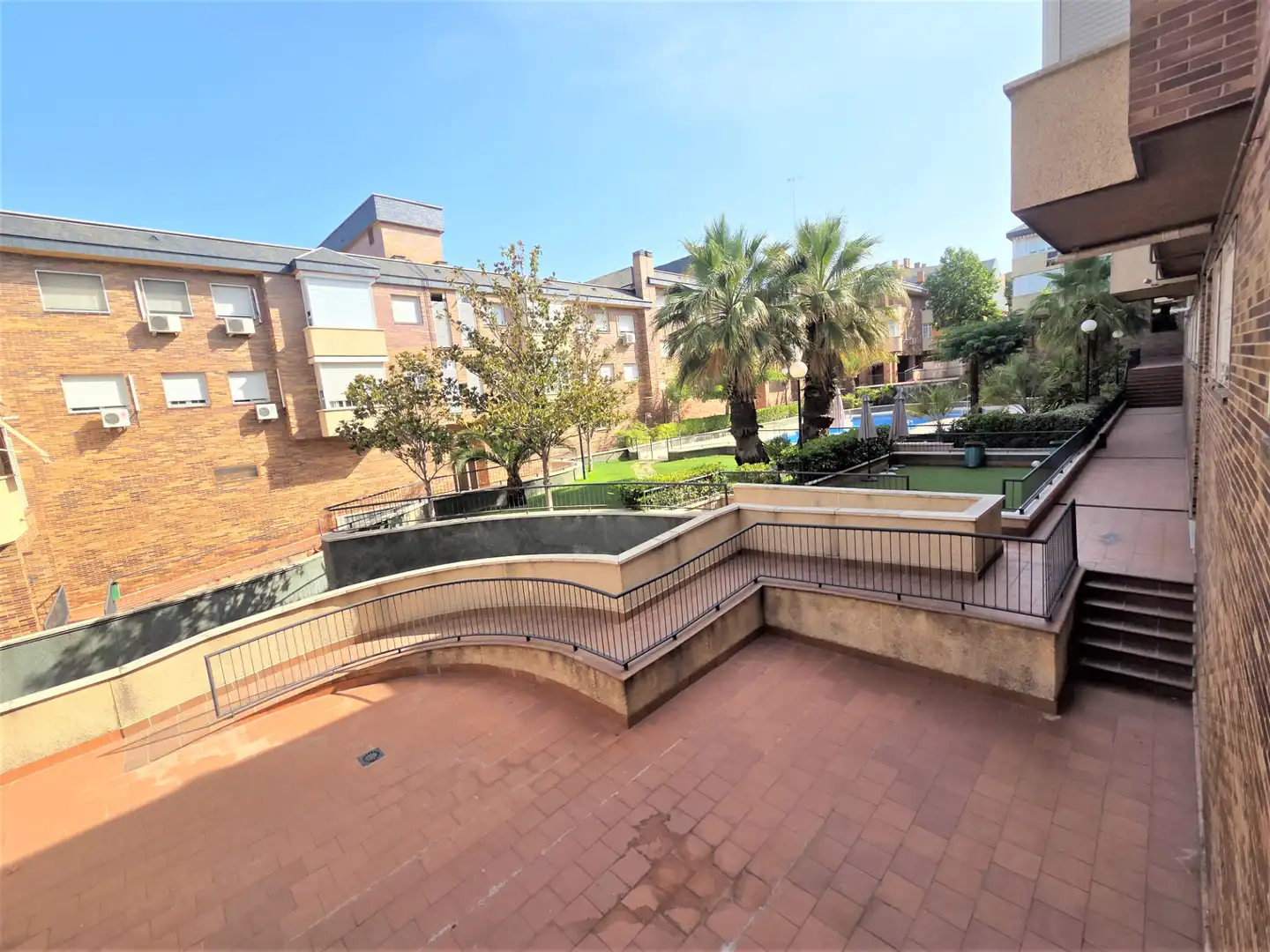 Vista exterior de Apartamento de alquiler en Villanueva del Pardillo con Calefacción, Parquet y Horno