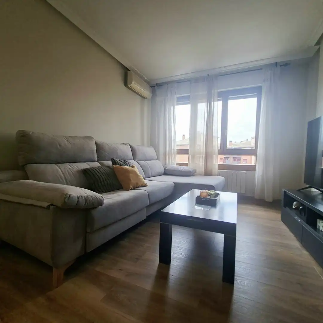 Penthouse with lift for sale in Oliver-Valdefierro, imagen 4