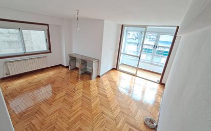 Living room of Flat for sale in Vigo   with Heating, Storage room and Oven