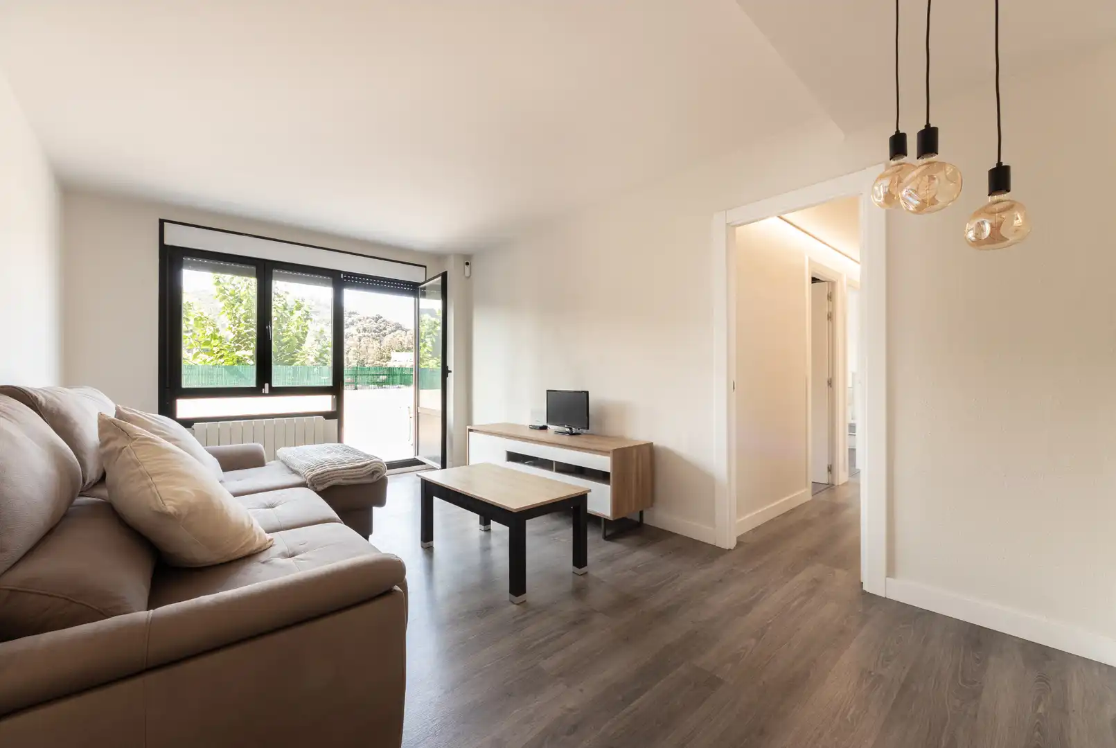 Living room of Flat for sale in Castro-Urdiales  with Heating, Parquet flooring and Terrace