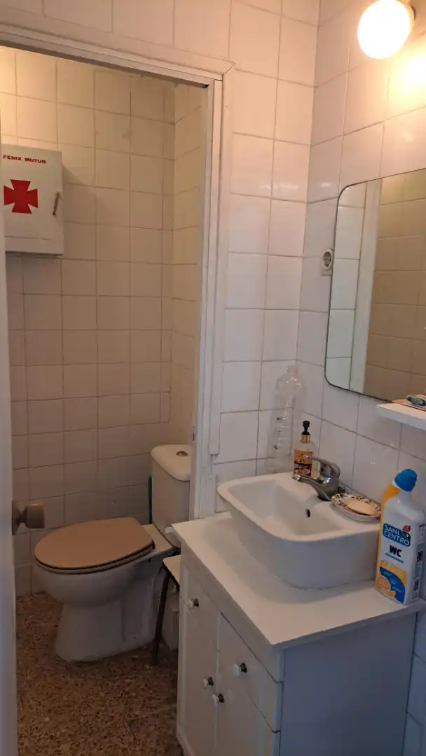 Bany de Local en venda en Las Rozas de Madrid amb Moblat i Alarma