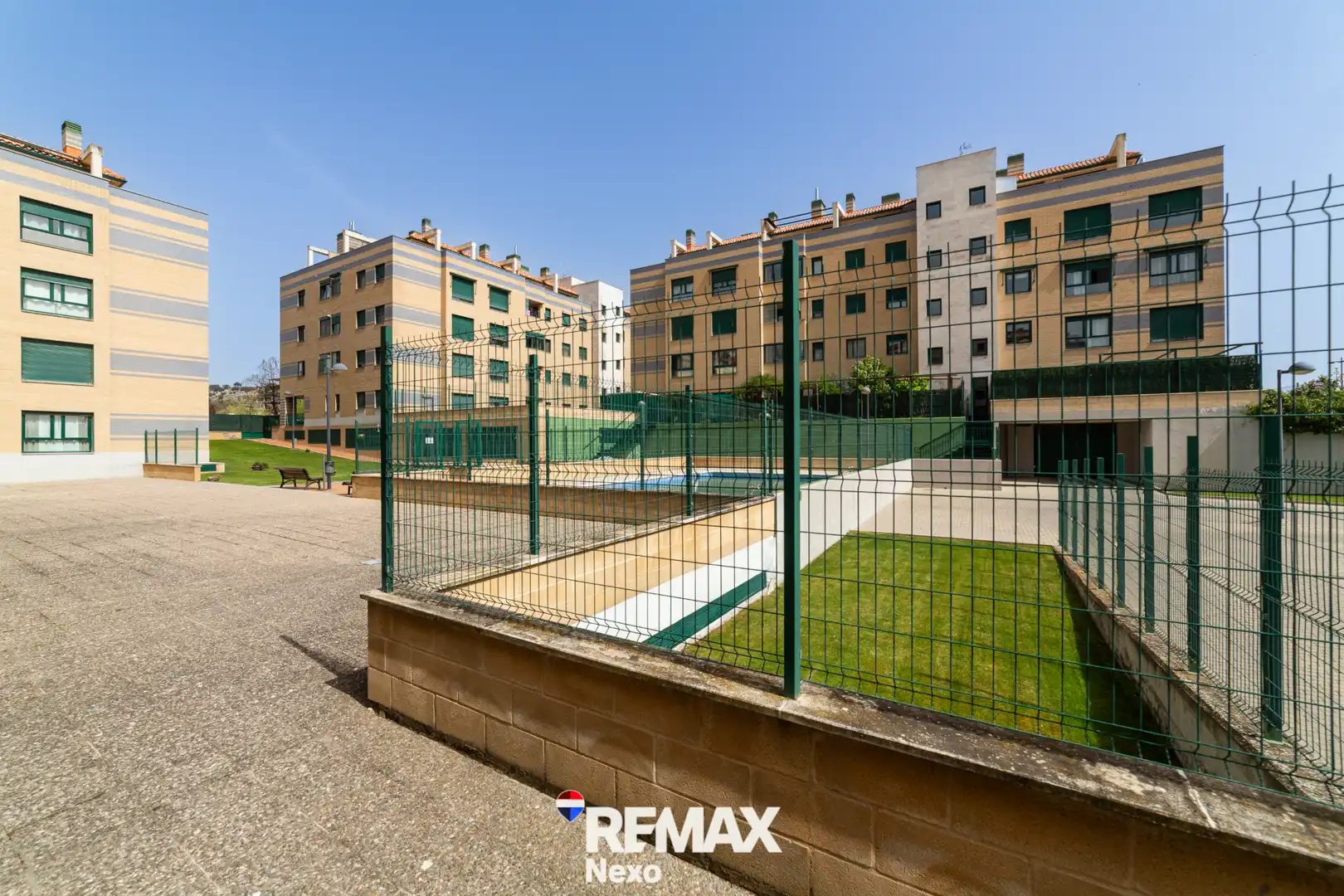 Vista exterior de Piso en venta en Arroyo de la Encomienda con Calefacción, Parquet y Terraza