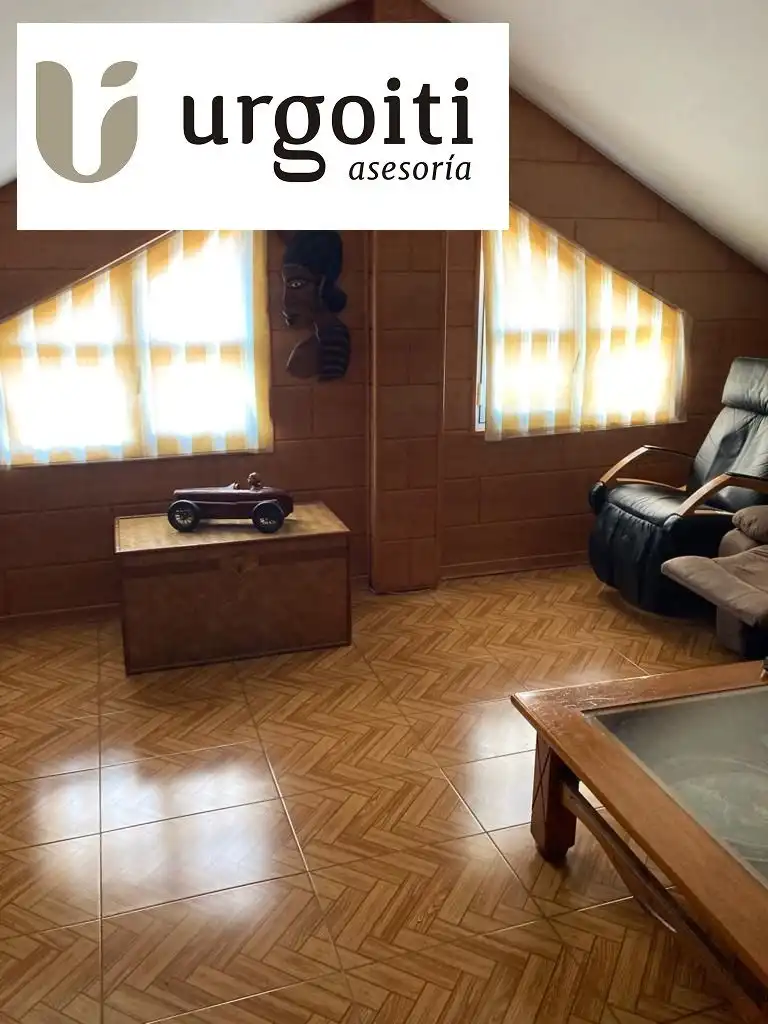 Sala de estar de Casa adosada en venta en Melilla con Aire acondicionado, Parquet y Terraza