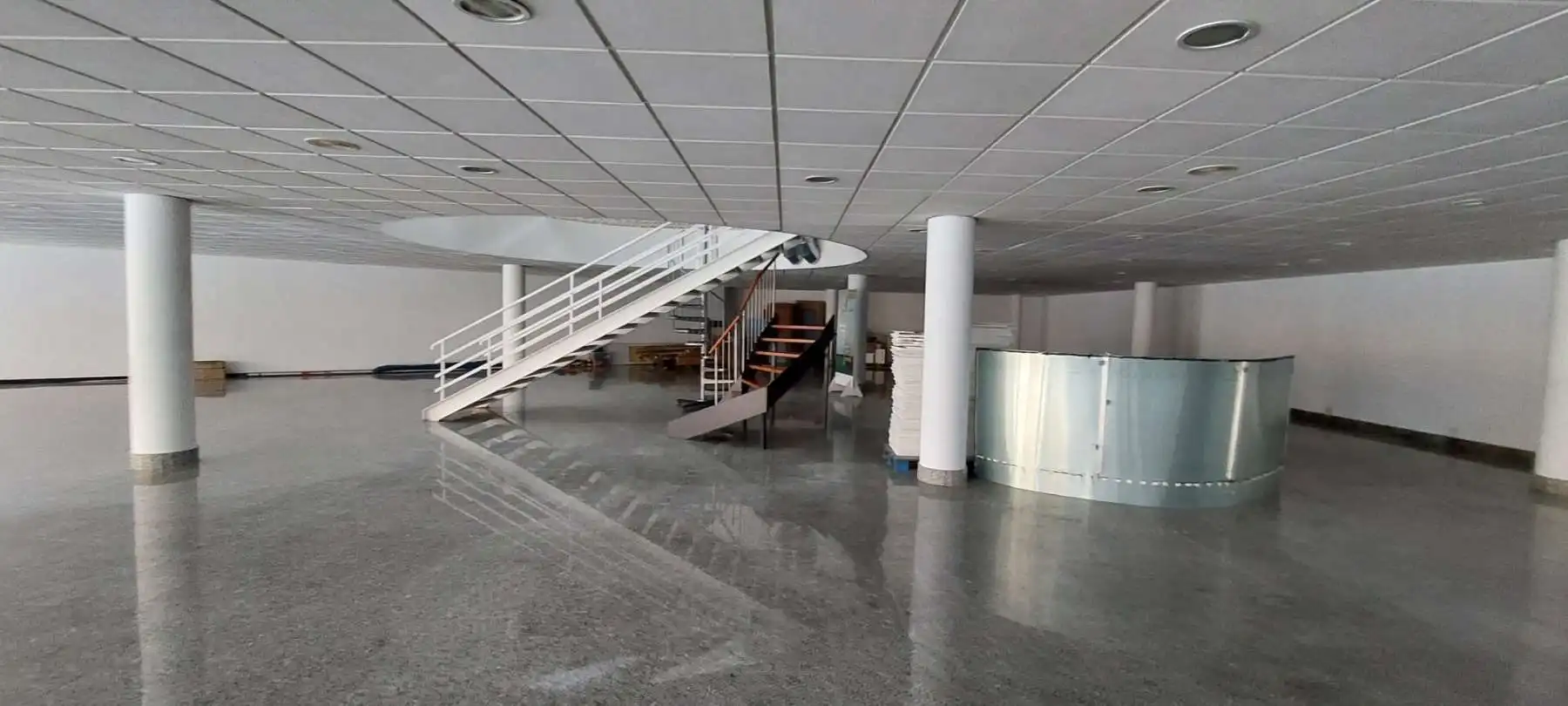 Fabrikhallen zur Miete in Camargo