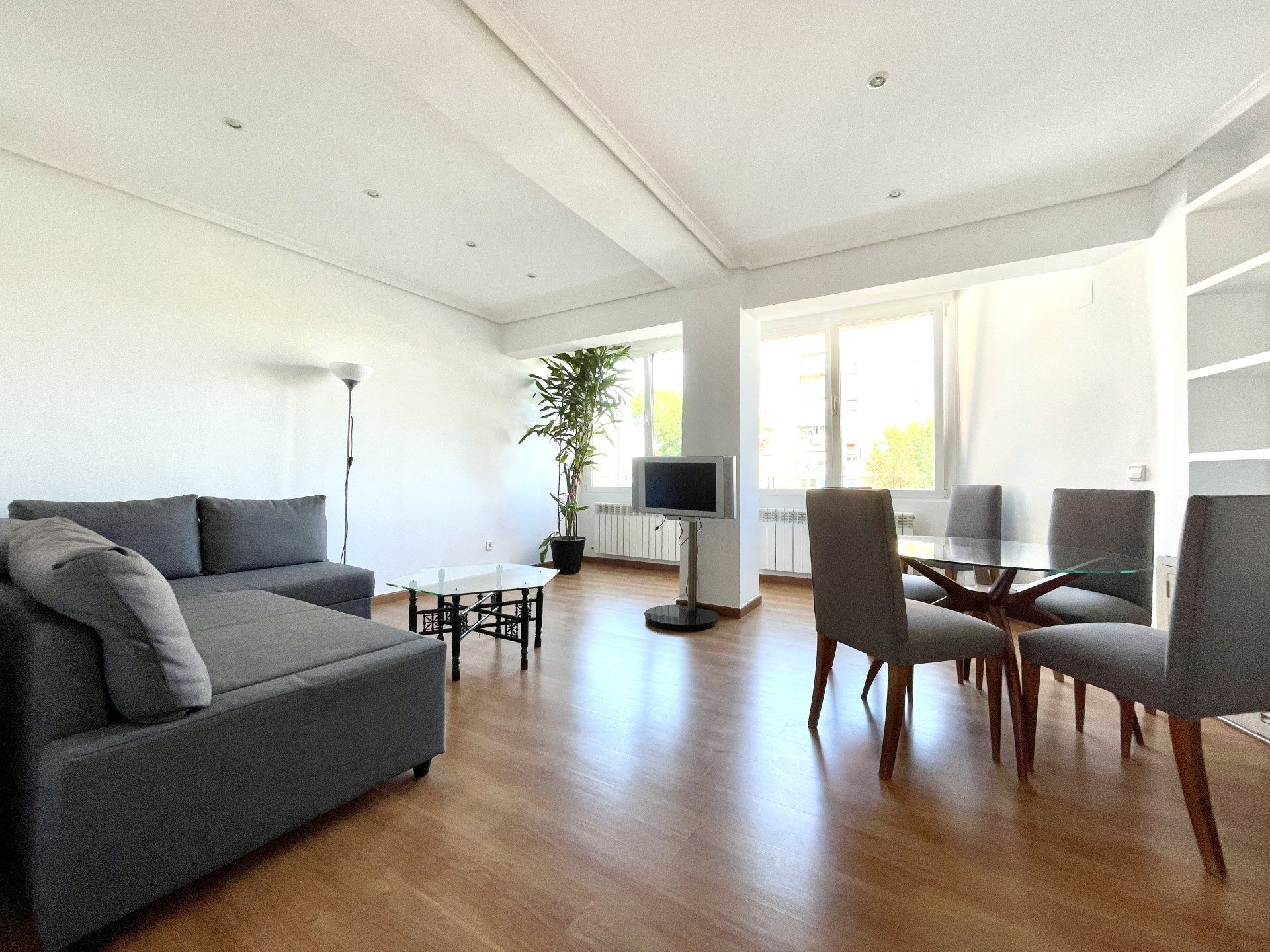 Pis de lloguer a LOPEZ DE HOYOS, Pinar del Rey